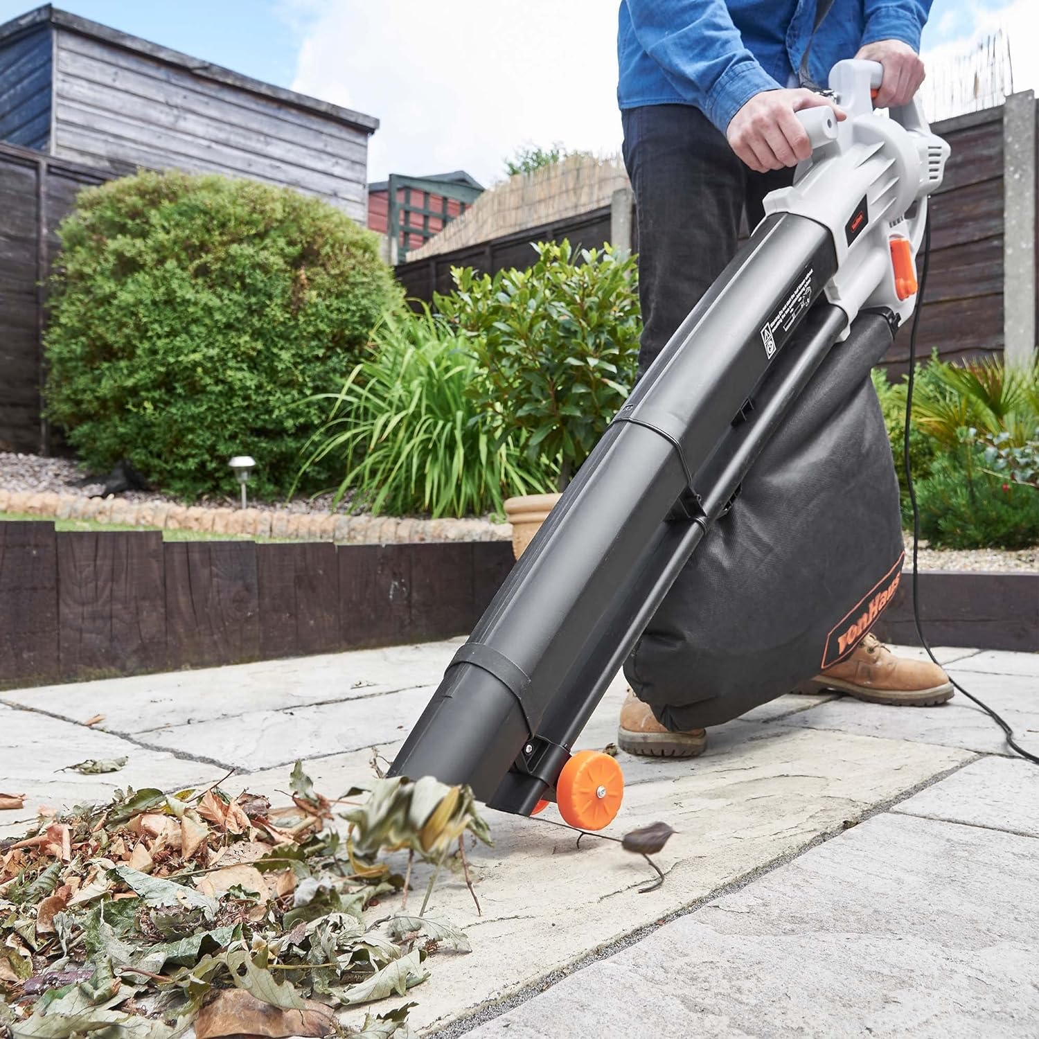 VonHaus Leaf Blower and Vacuum 3000W, Garden Vacuum for Clearing Patios Gardens of Leaves Other Waste, 10m Cable Reaches Whole Garden, Convenient Blower Vacuum for Gutters, 3 Year Warranty