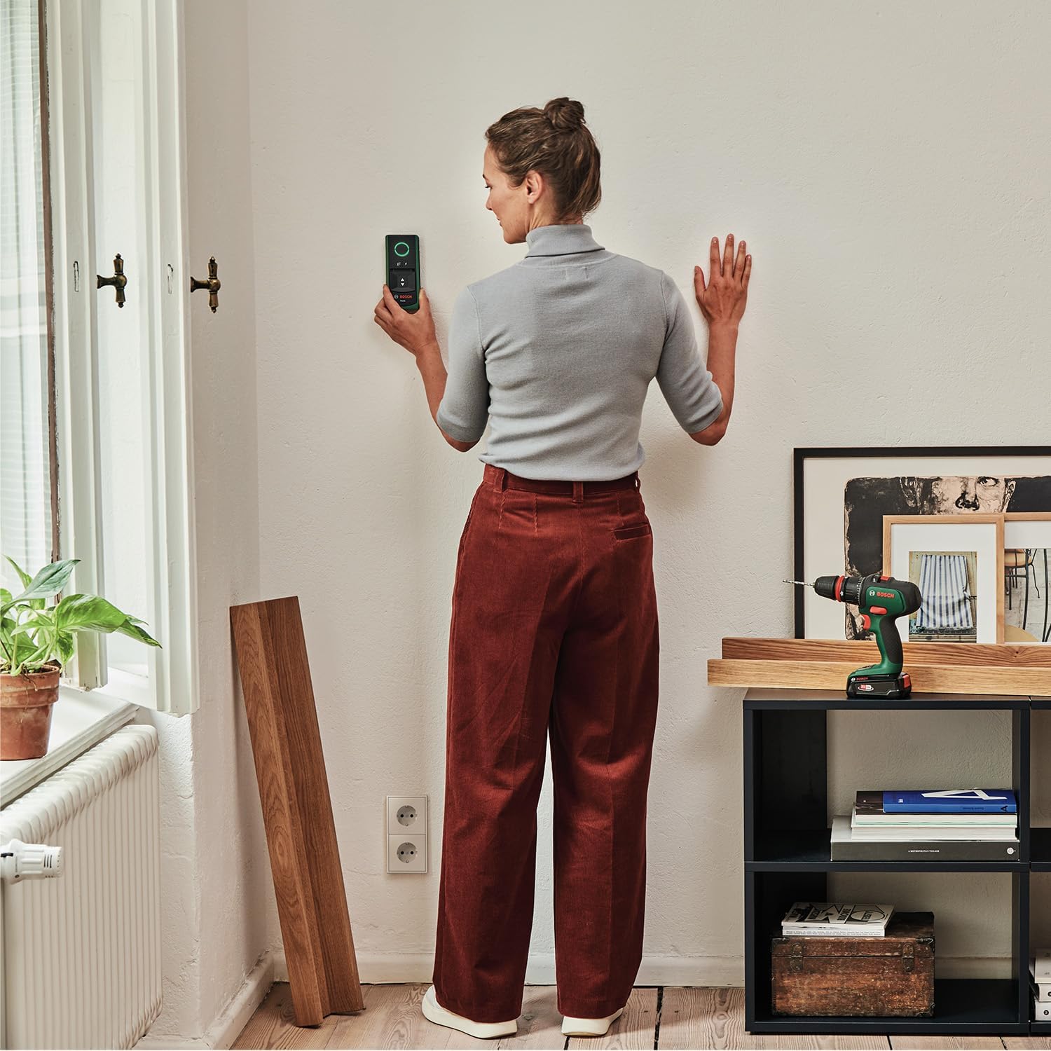Bosch detector Truvo 2nd gen. (easy one-button handling, simple detection of live cables metal wall scanner up to 70mm, in E-Commerce cardboard box)
