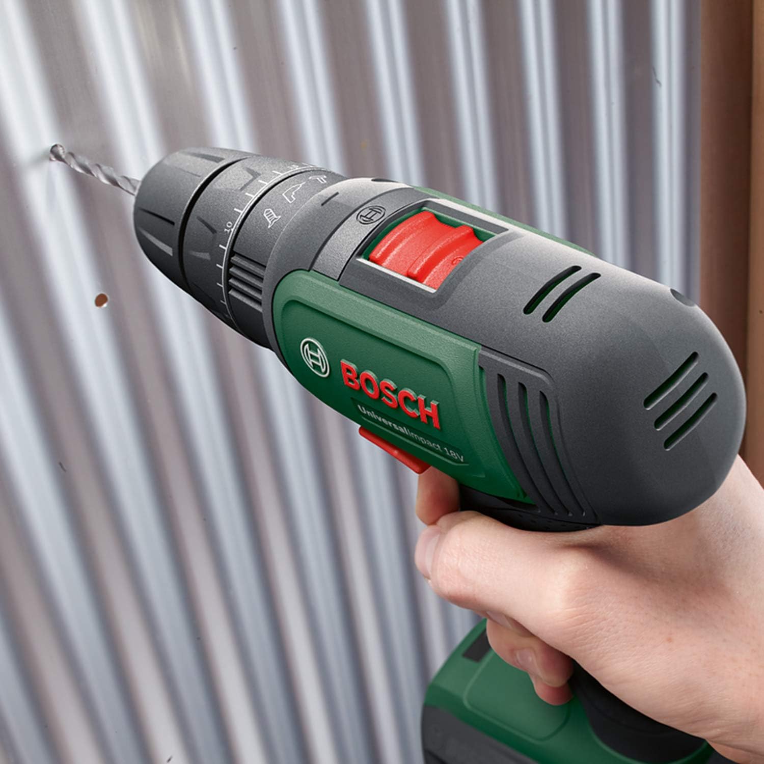 Bosch Home and Garden Cordless Combi Drill UniversalImpact 18V, 20 torque settings, max. torque 34 Nm, 2-speed gearbox (2 x 18 volt batteries, in carrying case)