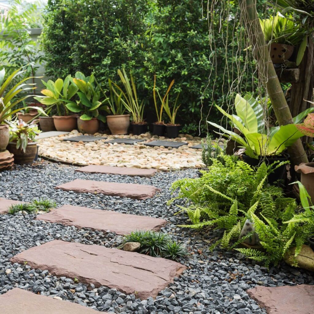 Garden with Grey Gravel | Building Material Reviews 