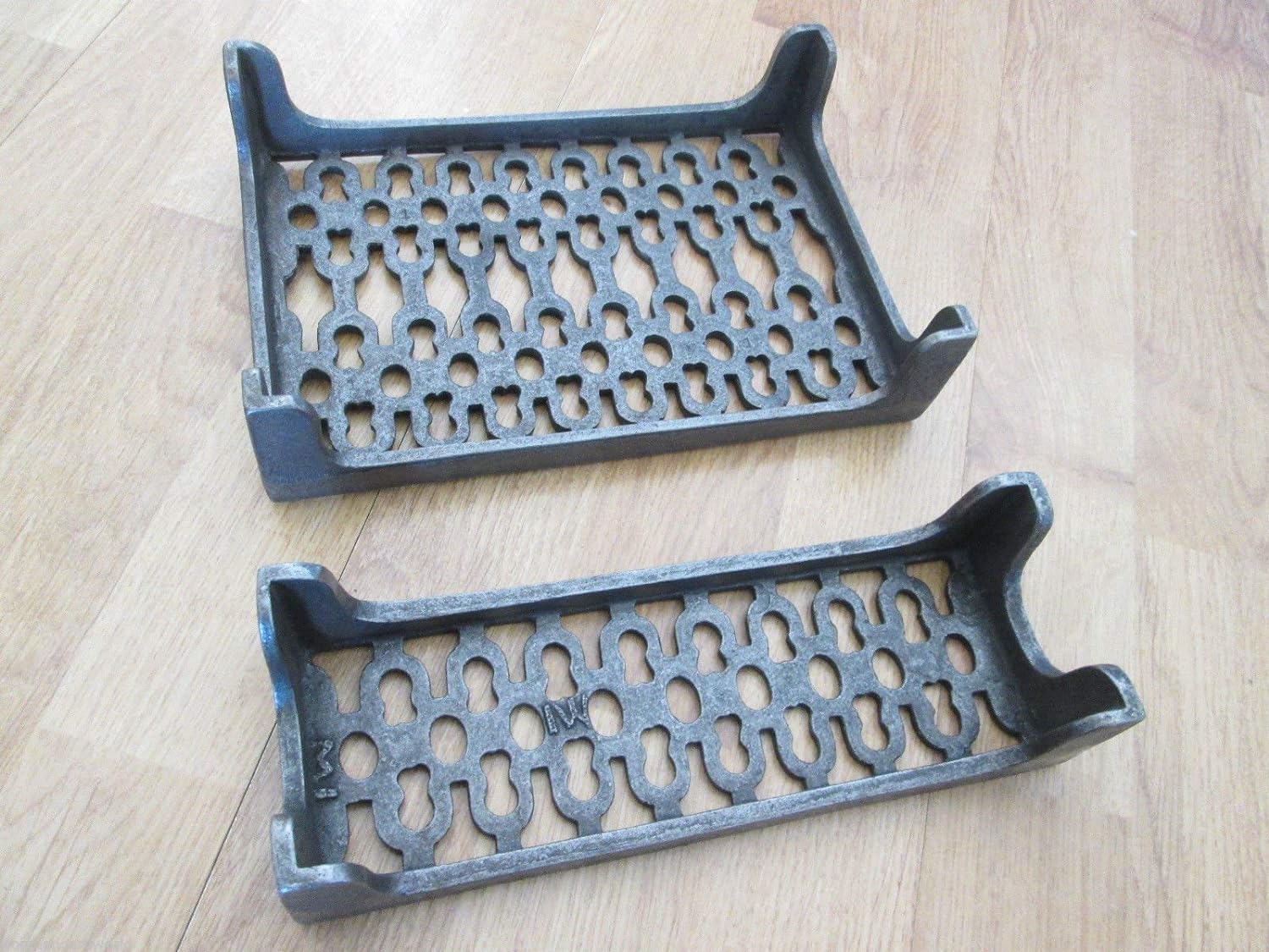 IRONMONGERY WORLD® New Quality Cast Iron air Brick Vent Victorian Pattern Vintage Repro (Large)