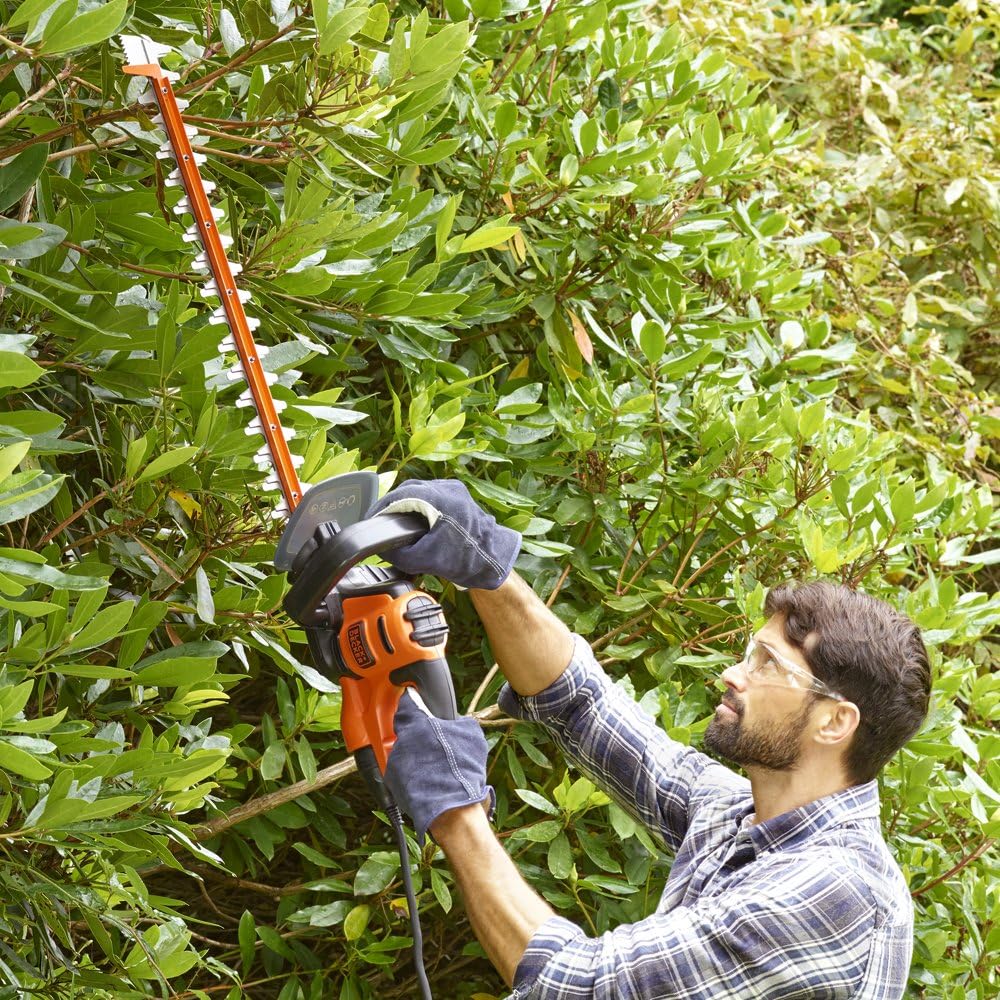 BLACK + DECKER | Hedge Trimmer 60cm 600W Corded with Saw Blade BEHTS501