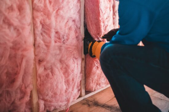 Fitting Loft Insulation | Building Material Reviews