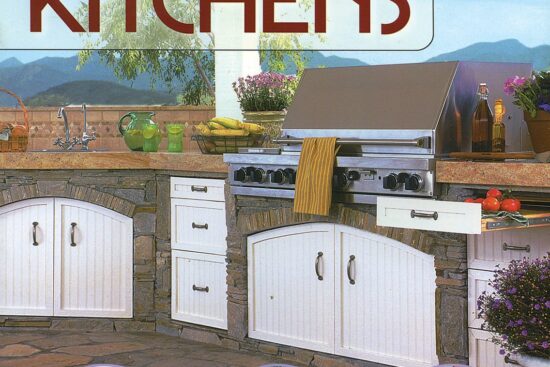 outdoor kitchens a do it yourself guide to design and construction better homes gardens s paperback 2 jan 2004